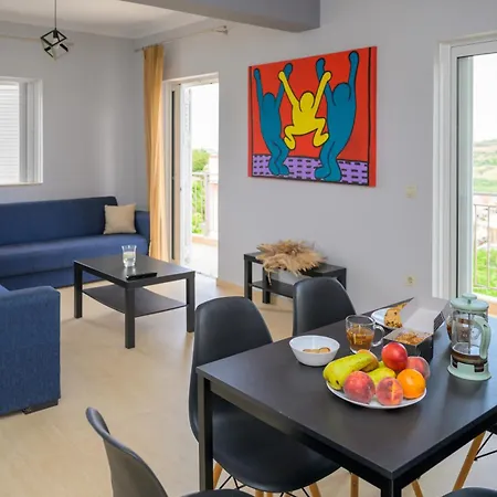 B Plagia * Nisis Volios