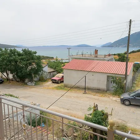 B Plagia Nisis Volios