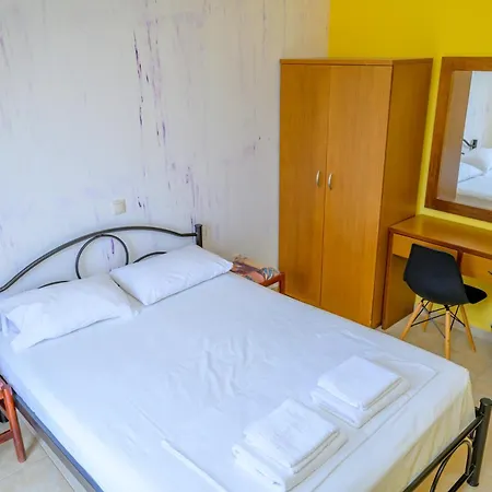 B Plagia * Nisis Volios